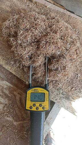 Pengujian Kadar Air Biomassa dengan Alat Digital Smart Sensor Moisture Meter